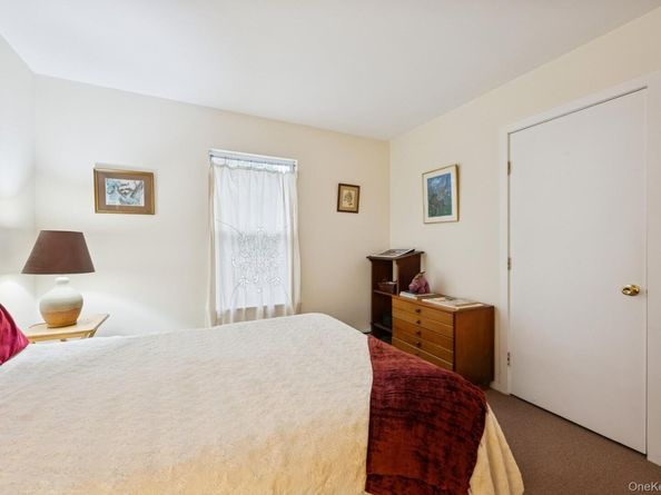 9 Shinnecock Avenue, East Quogue NY 11942