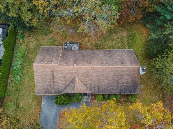 9 Shinnecock Avenue, East Quogue NY 11942