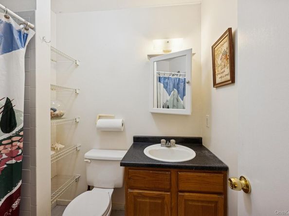 9 Shinnecock Avenue, East Quogue NY 11942