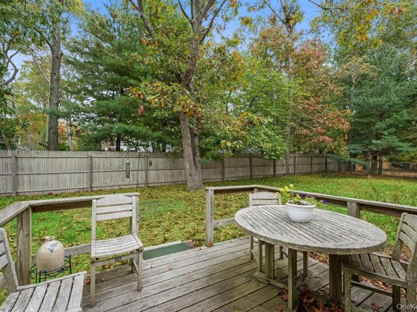 9 Shinnecock Avenue, East Quogue NY 11942