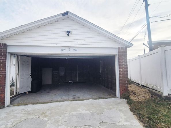 469 River Street, Oceanside NY 11572