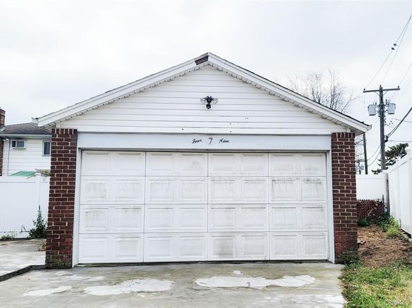 469 River Street, Oceanside NY 11572