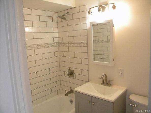 70-25 Yellowstone Boulevard 17Q, Forest Hills NY 11375