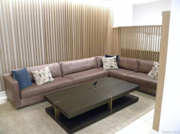 70-25 Yellowstone Boulevard 17Q, Forest Hills NY 11375