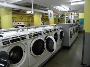 70-25 Yellowstone Boulevard 17Q, Forest Hills NY 11375