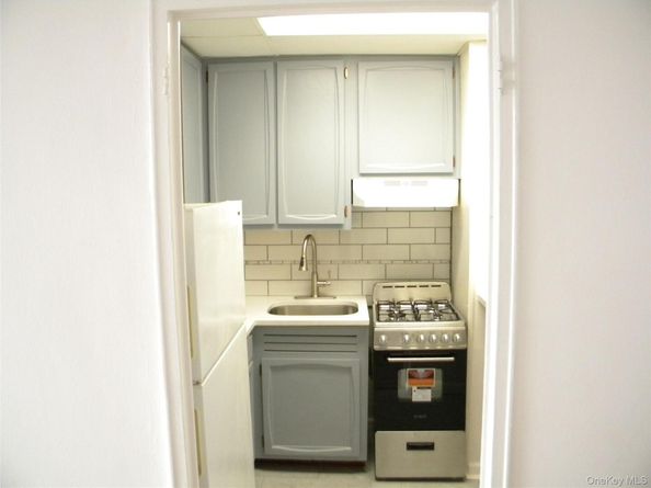 70-25 Yellowstone Boulevard 17Q, Forest Hills NY 11375