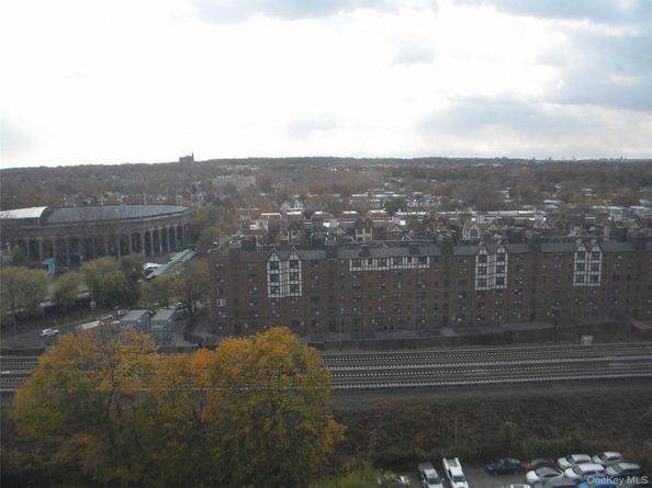 70-25 Yellowstone Boulevard 17Q, Forest Hills NY 11375