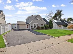 341 Red Maple Drive S, Wantagh NY 11793