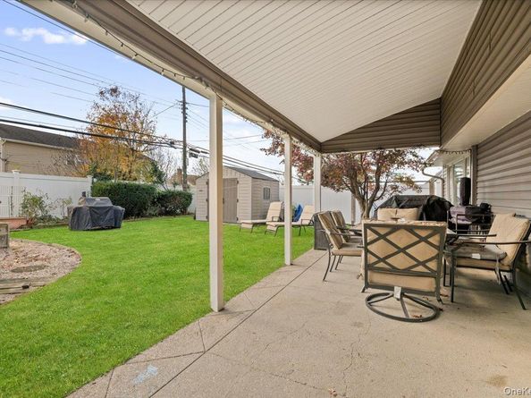 341 Red Maple Drive S, Wantagh NY 11793