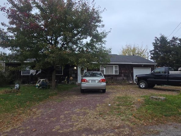 21 Astoria Road, Mastic Beach NY 11951