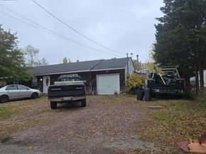 21 Astoria Road, Mastic Beach NY 11951