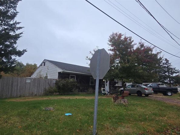 21 Astoria Road, Mastic Beach NY 11951