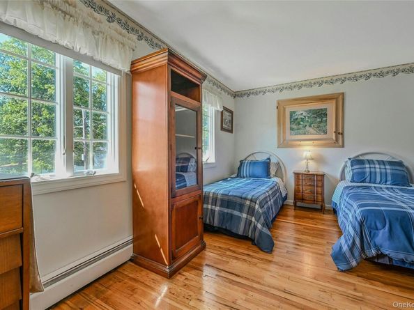 51 Oakwood Hills Drive, East Islip NY 11730