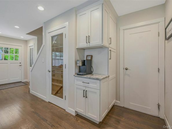 51 Oakwood Hills Drive, East Islip NY 11730