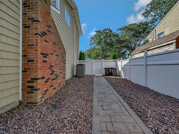 51 Oakwood Hills Drive, East Islip NY 11730