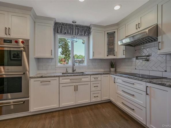 51 Oakwood Hills Drive, East Islip NY 11730