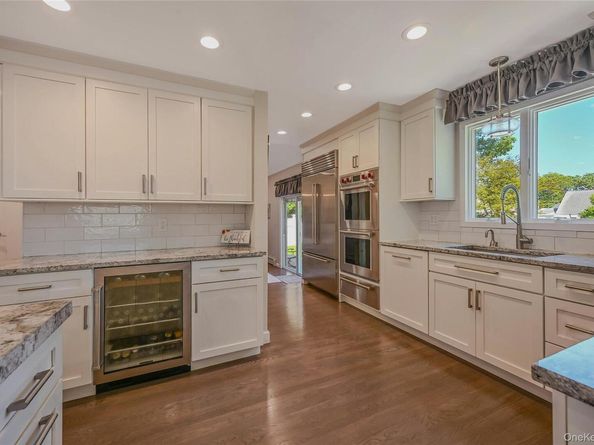 51 Oakwood Hills Drive, East Islip NY 11730