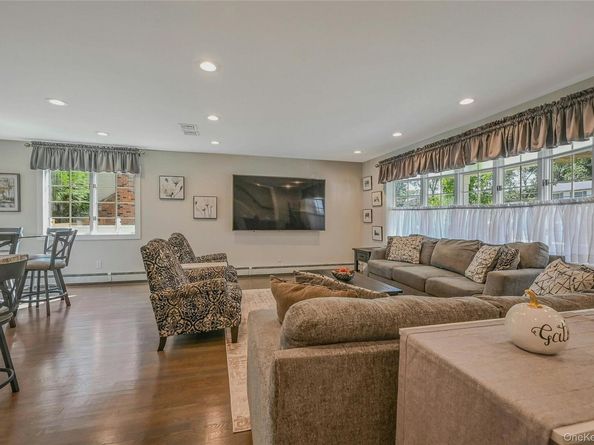 51 Oakwood Hills Drive, East Islip NY 11730