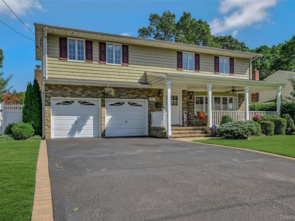 51 Oakwood Hills Drive, East Islip NY 11730