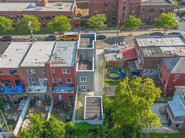 1011 E 221st Street, Bronx NY 10469