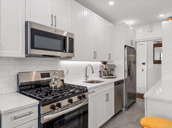 270 Seaman Avenue D3, New York (Manhattan) NY 10034