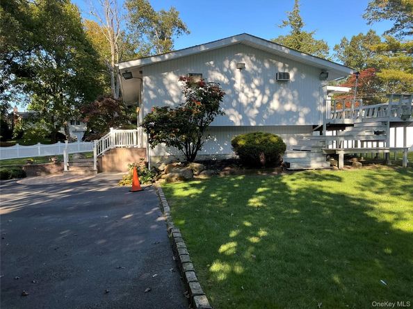 2 Redleaf Lane, Commack NY 11725