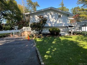 2 Redleaf Lane, Commack NY 11725
