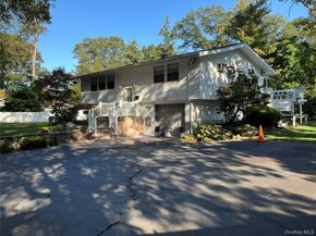 2 Redleaf Lane, Commack NY 11725