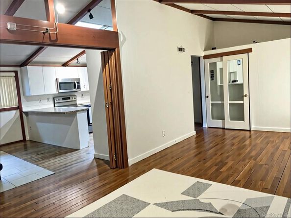 2 Redleaf Lane, Commack NY 11725