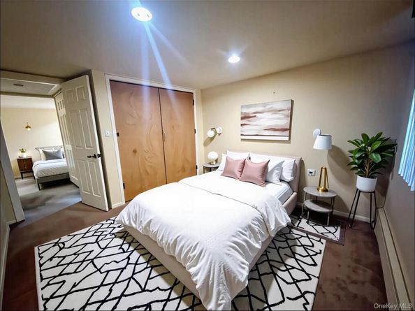 2 Redleaf Lane, Commack NY 11725