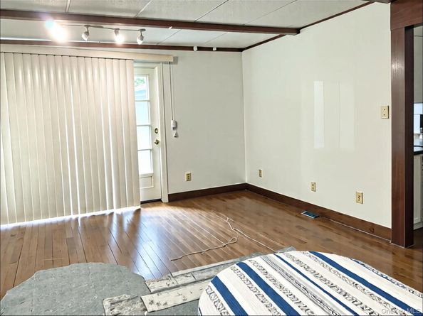 2 Redleaf Lane, Commack NY 11725