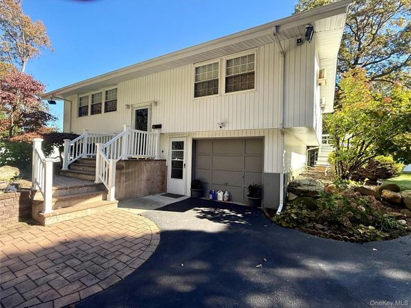 2 Redleaf Lane, Commack NY 11725