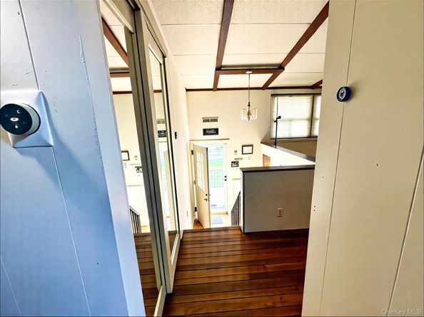 2 Redleaf Lane, Commack NY 11725