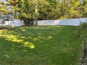 2 Redleaf Lane, Commack NY 11725
