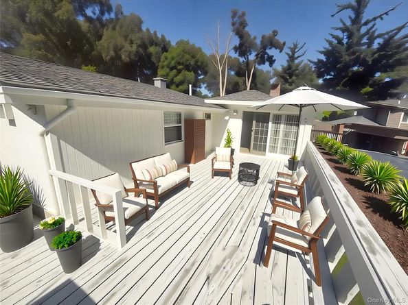 2 Redleaf Lane, Commack NY 11725