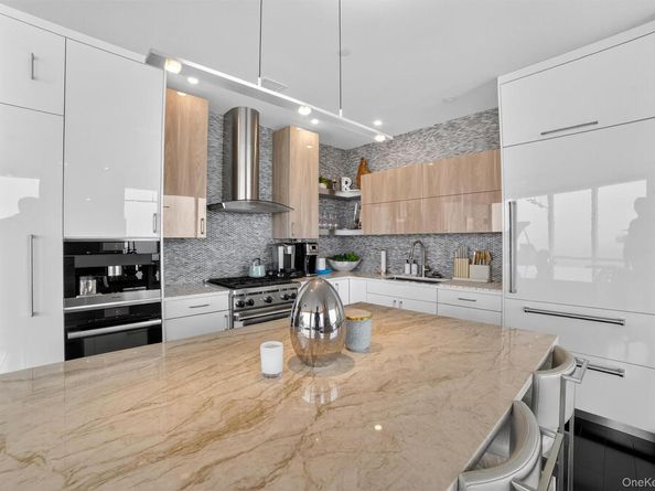 5 Renaissance Square PH9E, White Plains NY 10601