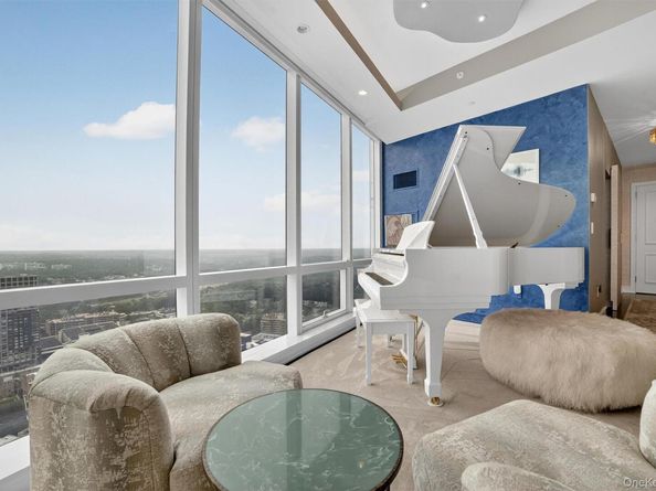 5 Renaissance Square PH9E, White Plains NY 10601