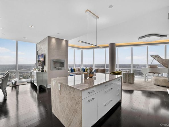 5 Renaissance Square PH9E, White Plains NY 10601
