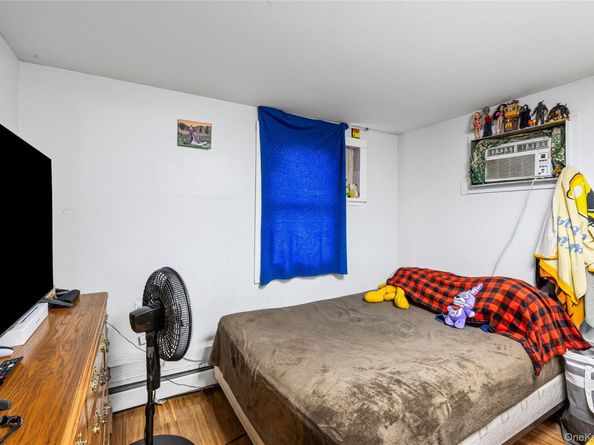 75 Oak Street, Amityville NY 11701