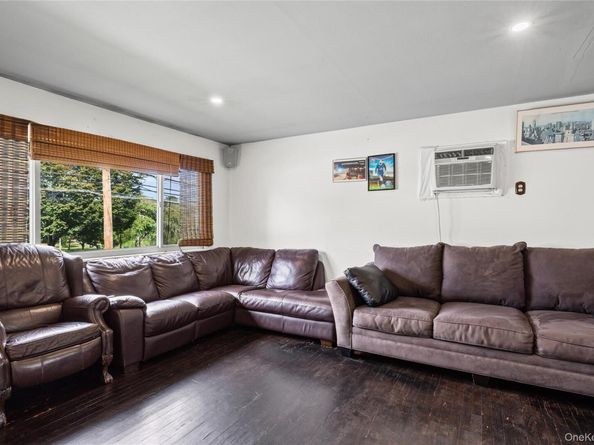 75 Oak Street, Amityville NY 11701