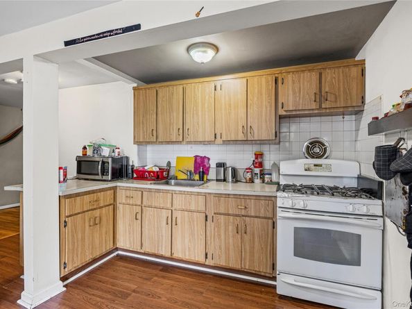 75 Oak Street, Amityville NY 11701