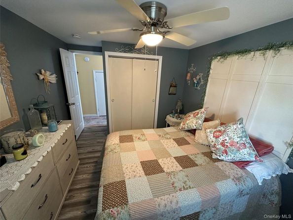 53 Village Circle S, Manorville NY 11949