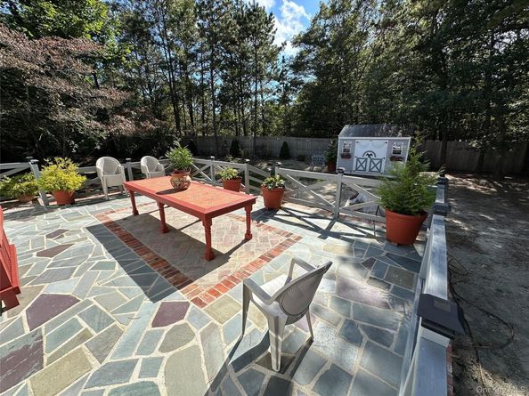 53 Village Circle S, Manorville NY 11949