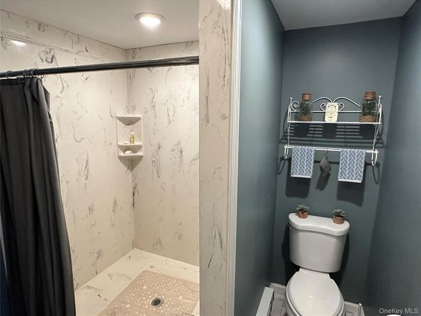 53 Village Circle S, Manorville NY 11949