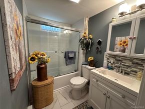 53 Village Circle S, Manorville NY 11949