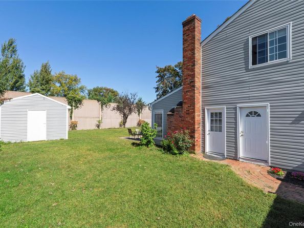 44 Apple Tree Drive, Hauppauge NY 11788