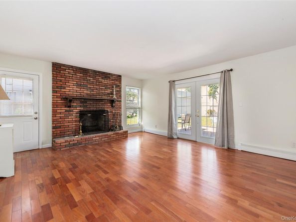 44 Apple Tree Drive, Hauppauge NY 11788