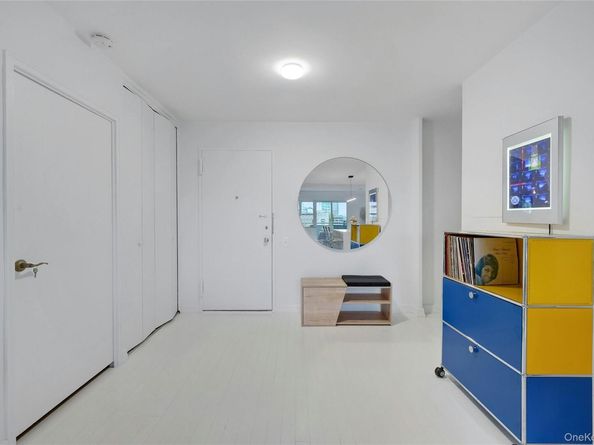 300 Martine Avenue 7B, White Plains NY 10601