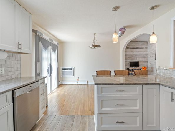 1040 Donna Court, Baldwin NY 11510