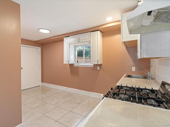 1040 Donna Court, Baldwin NY 11510